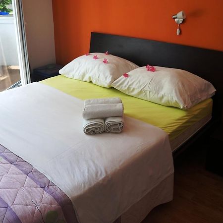 Guest House Tina Раб Екстериор снимка